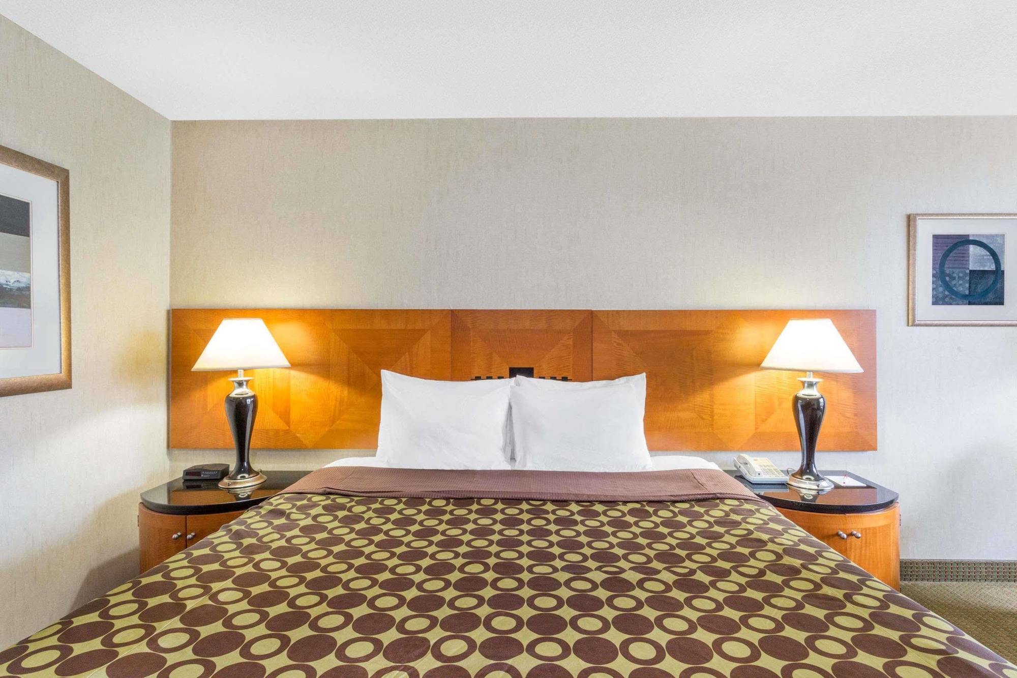 Мотель Ramada By Wyndham Харрисонберг Экстерьер фото